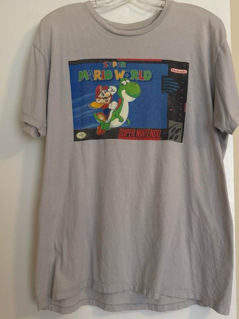 2018 ThinkGeek Super Mario World SNES Box Art T-Shirt Nintendo L